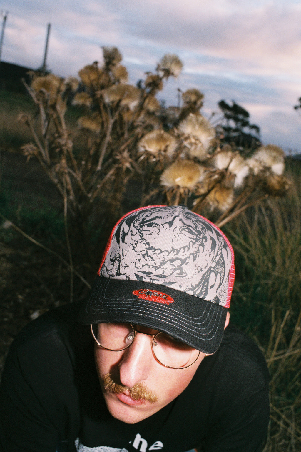 GRAVITATIONAL TRUCKER CAP