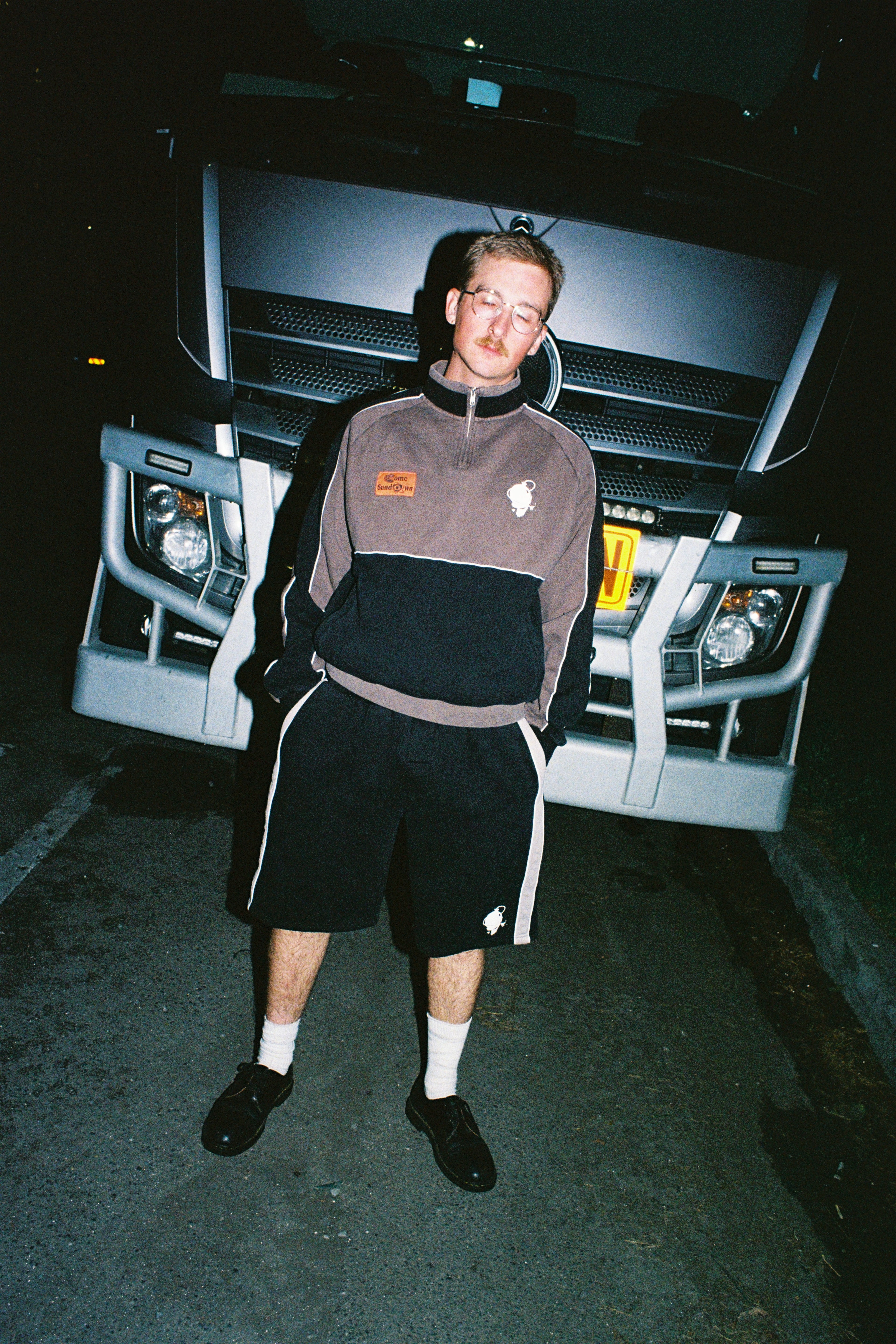 DESTRUCTION QUARTER ZIP
