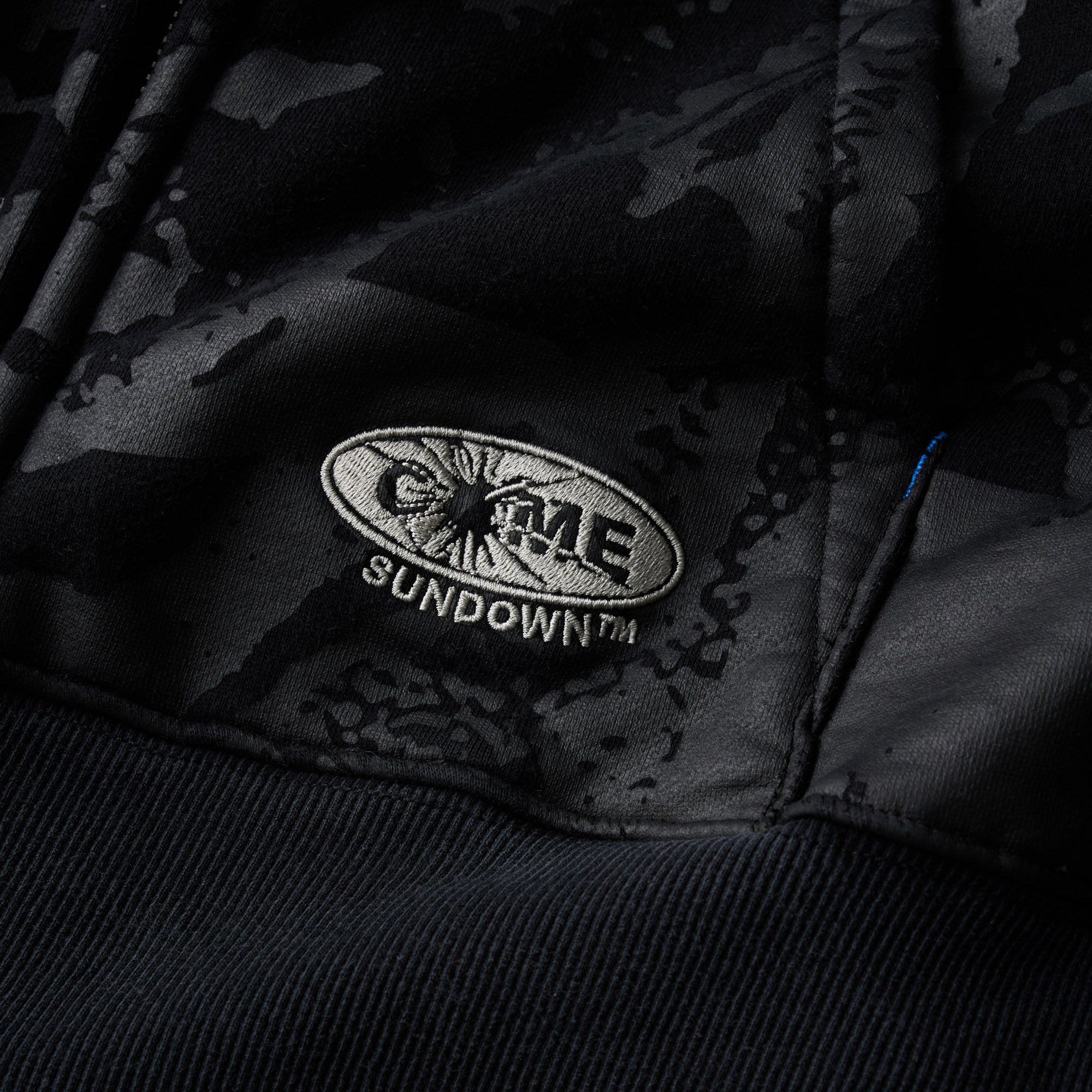 GRAVITATIONAL ZIP HOOD BLACK